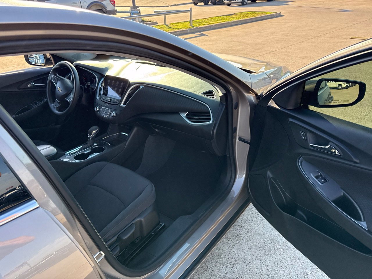 Used 2023 Chevrolet Malibu LT FWD image 15