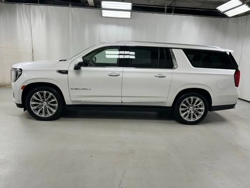 Used 2024 GMC Yukon XL Denali w/ Denali Reserve Package AWD/4WD image 8