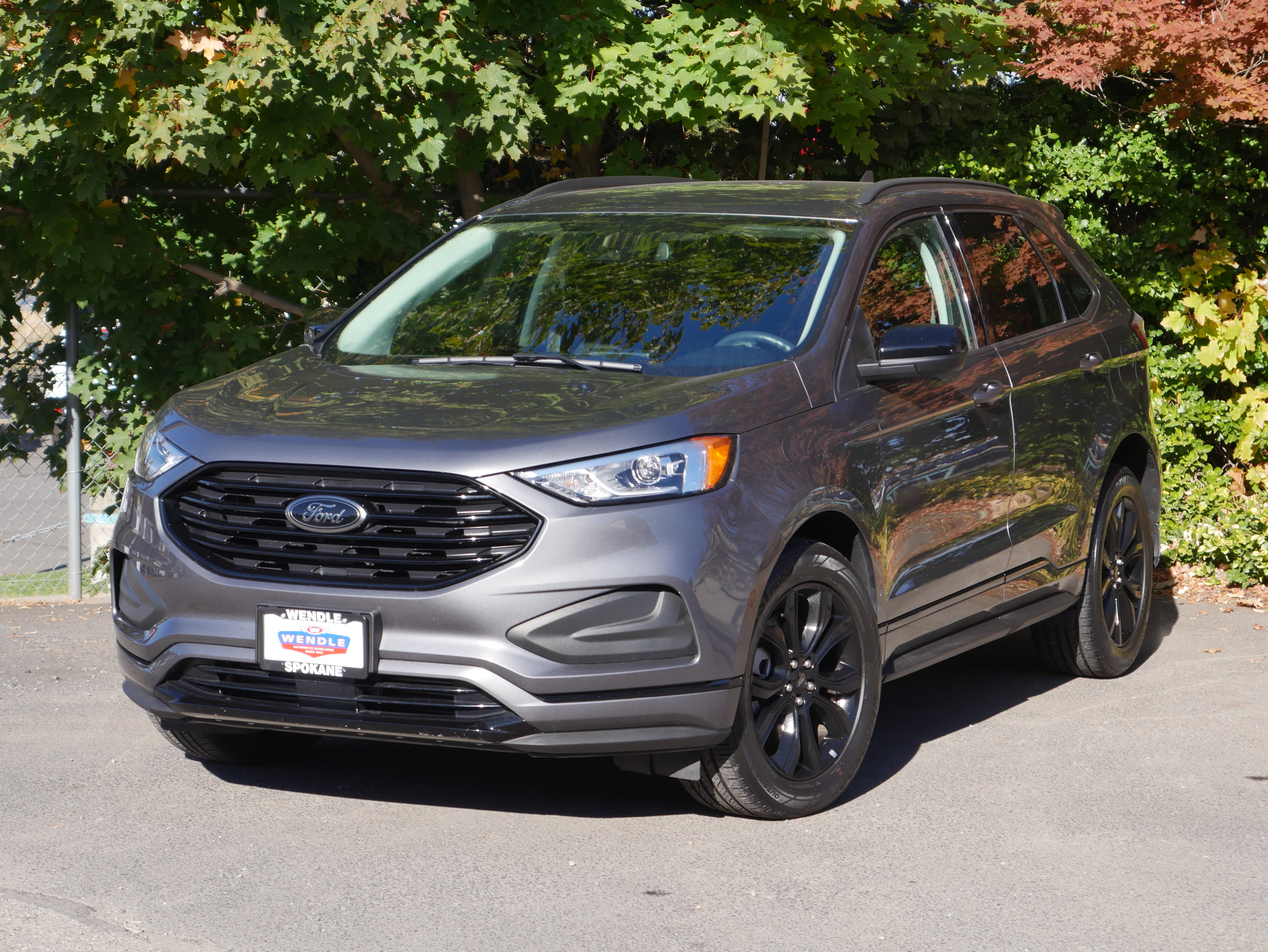 Certified 2023 Ford Edge SE w/ Black Appearance Package AWD/4WD image 2