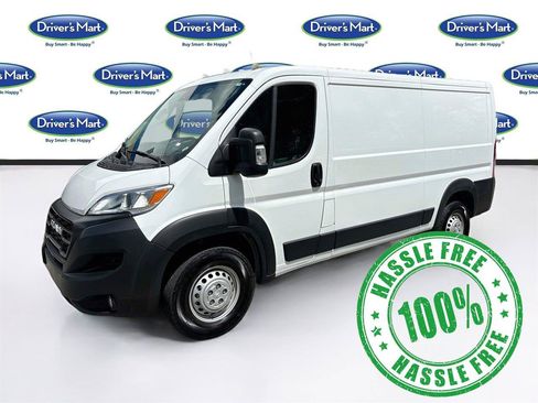 Used 2025 RAM ProMaster 2500 w/ Convenience Group FWD image 3