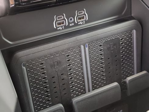Used 2025 RAM 2500 Laramie AWD/4WD image 22