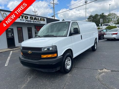 Used 2025 Chevrolet Express 2500 Extended w/ Driver Convenience Package RWD image 2