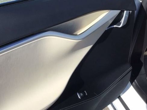 Used 2018 Tesla Model S 75D image 13