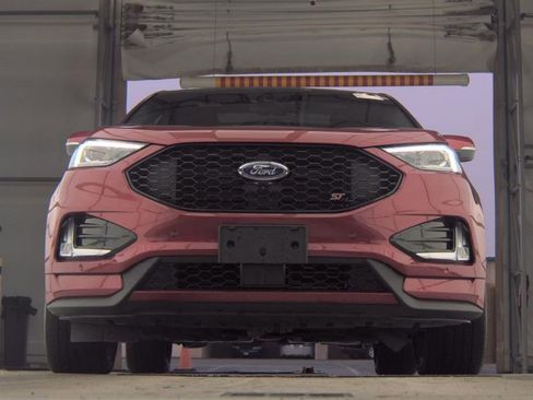 Used 2022 Ford Edge ST w/ Equipment Group 401A image 4