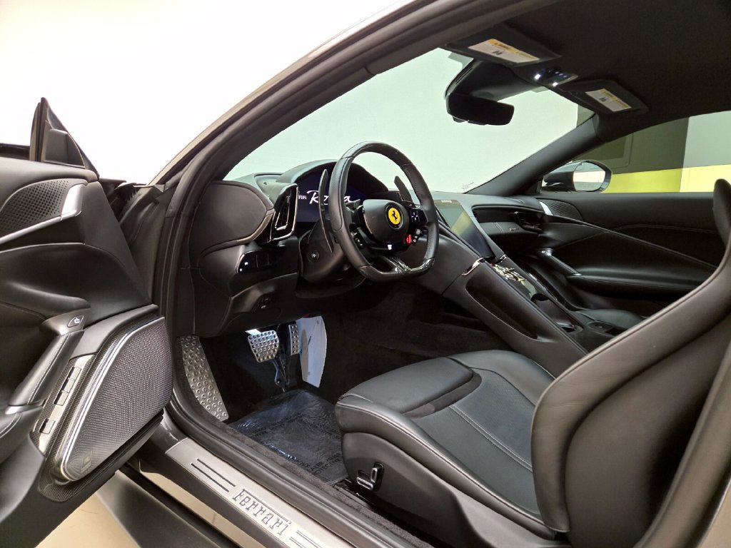 Used 2022 Ferrari Roma RWD image 16