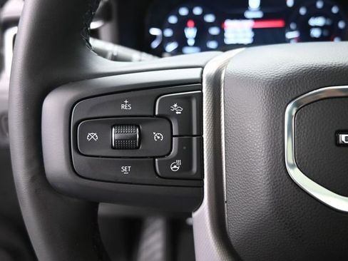 Used 2024 GMC Yukon XL Denali image 28