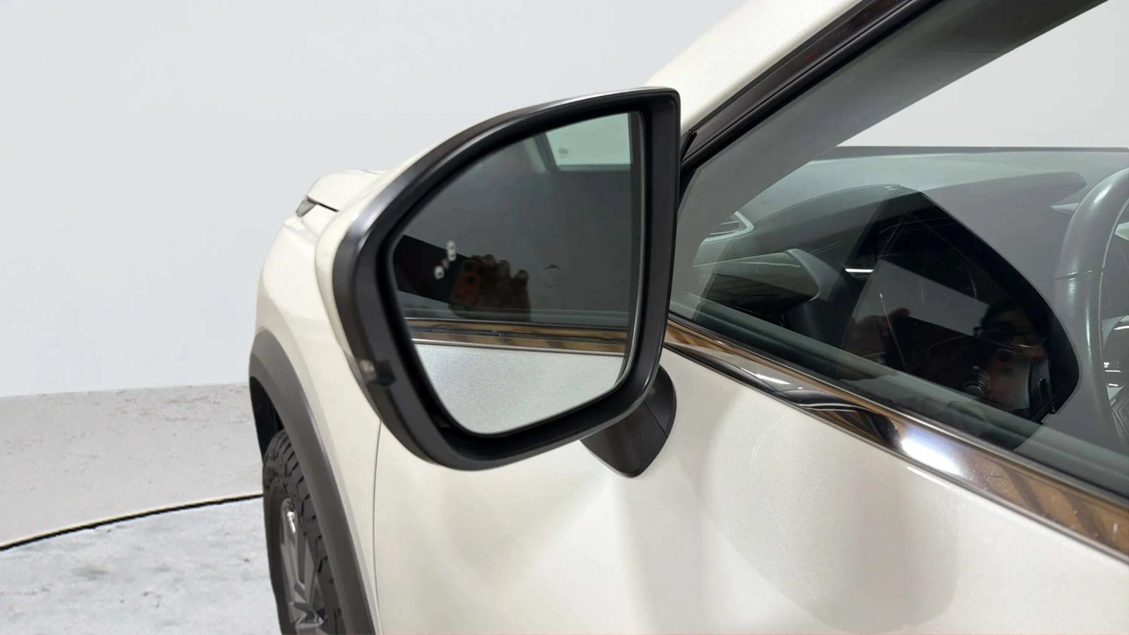 Used 2023 Nissan Pathfinder SV AWD/4WD image 13