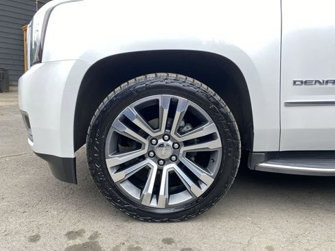Used 2017 GMC Yukon Denali w/ Open Road Package AWD/4WD image 11