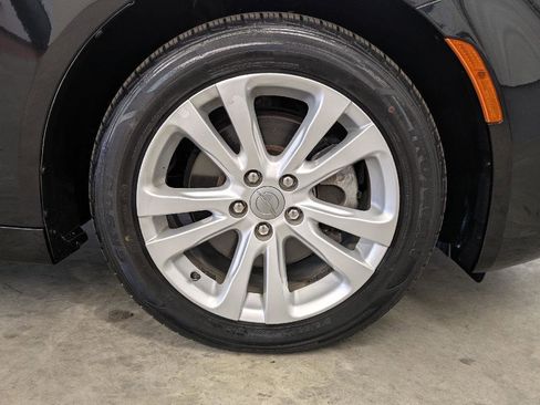 Used 2015 Chrysler 200 Limited image 37