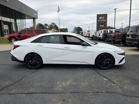 New 2026 Hyundai Elantra Sport FWD image 13