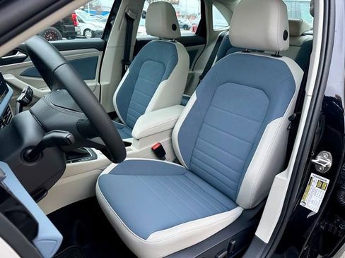 New 2026 Volkswagen Jetta SE FWD image 13