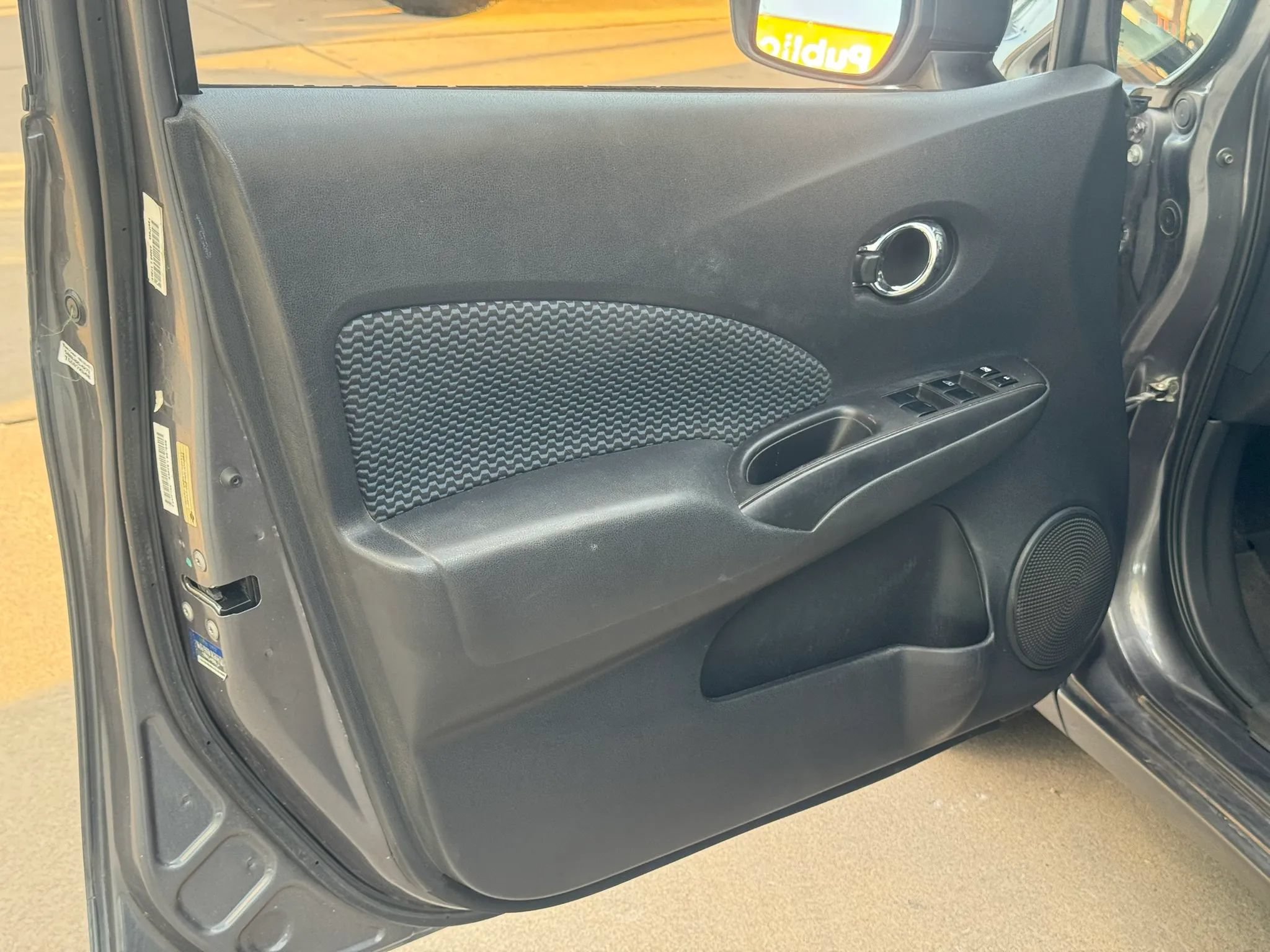 Used 2018 Nissan Versa Note SV FWD image 9