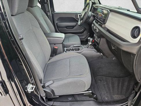 Used 2025 Jeep Wrangler Sport S image 20