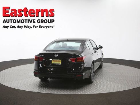 Used 2025 Nissan Altima 2.5 SV FWD image 38