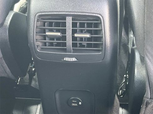 Used 2020 Ford Escape SE image 17