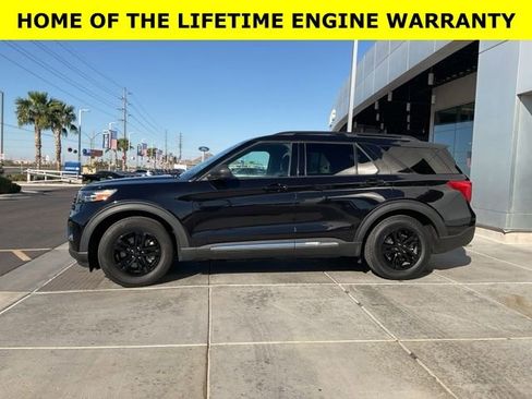 Used 2022 Ford Explorer XLT image 4