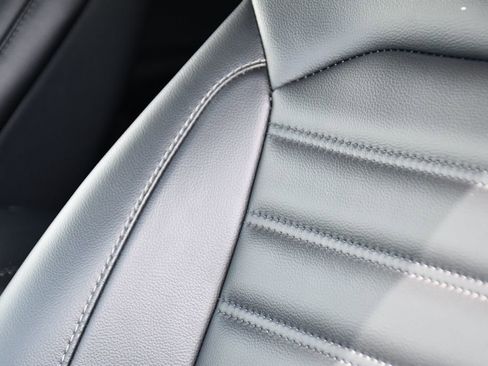 Used 2024 Ford Edge SEL w/ Convenience Package image 14