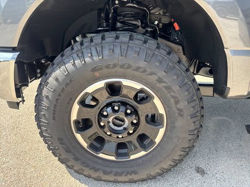 New 2026 Ford F250 Lariat w/ Tremor Off-Road Package AWD/4WD image 22