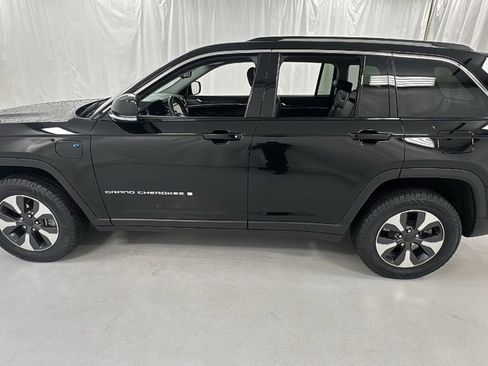 Used 2022 Jeep Grand Cherokee Limited 4xe image 6