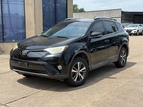 Used 2016 Toyota RAV4 XLE w/ Convenience Package FWD image 3