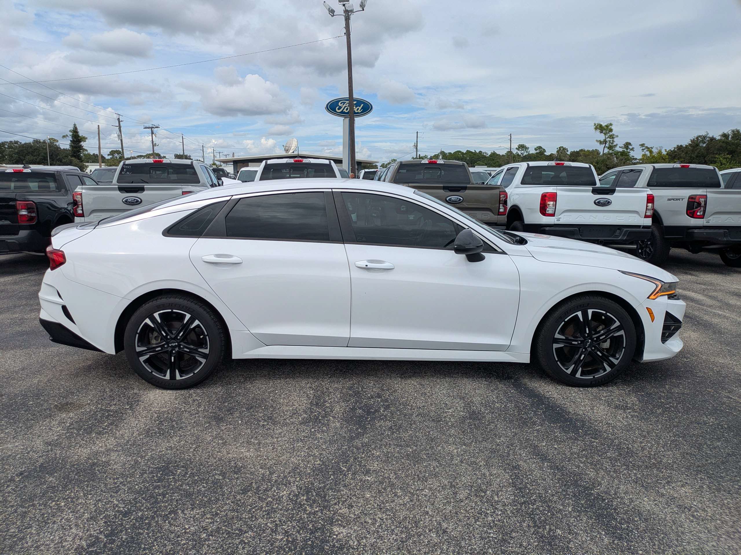 Used 2023 Kia K5 GT-Line w/ GT-Line Premium Package FWD image 3