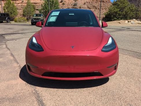 Used 2022 Tesla Model Y Performance AWD/4WD image 2