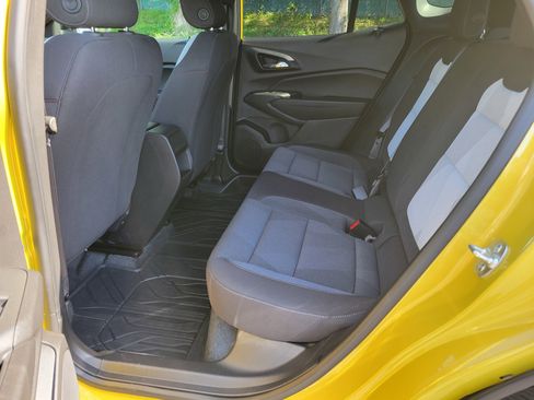 Certified 2024 Chevrolet Trax RS w/ Driver Confidence Package FWD image 31
