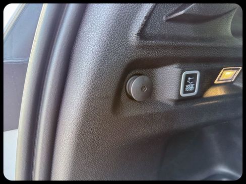 Used 2025 Jeep Grand Cherokee L Limited RWD image 16