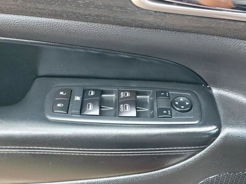 Used 2017 Jeep Grand Cherokee Altitude image 26