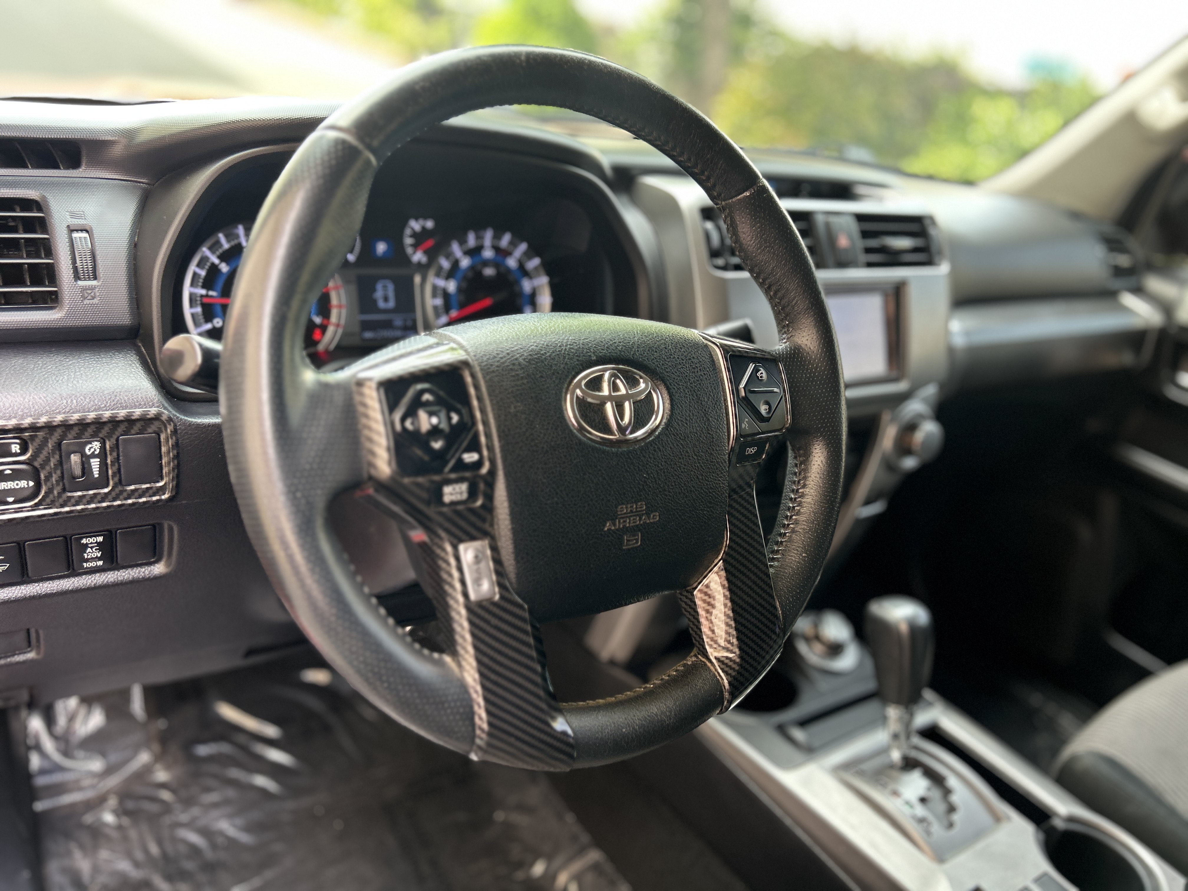 Used 2015 Toyota 4Runner SR5 AWD/4WD image 23