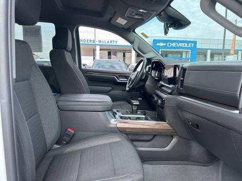 Used 2025 Chevrolet Silverado 1500 LT Trail Boss w/ Convenience Package II image 32