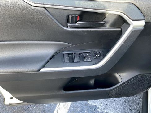 Certified 2023 Toyota RAV4 LE image 9