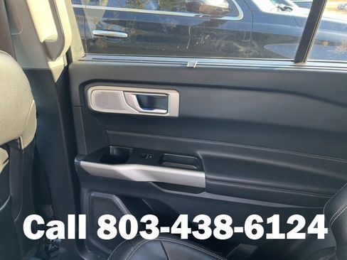 Used 2023 Ford Explorer Limited w/ Limited Technology Package image 11