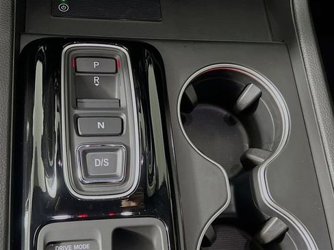 Used 2025 Honda Pilot Black Edition image 23