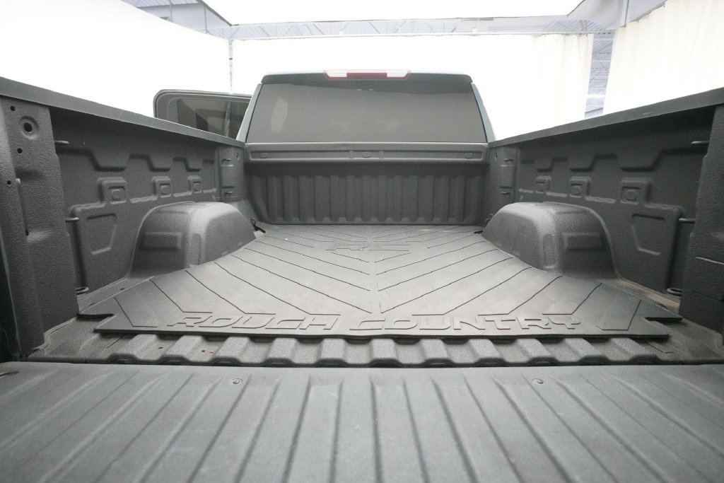 Used 2022 Chevrolet Silverado 1500 LT AWD/4WD image 10