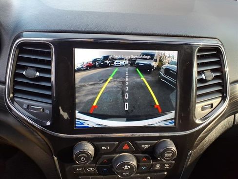 Certified 2021 Jeep Grand Cherokee Laredo X image 20