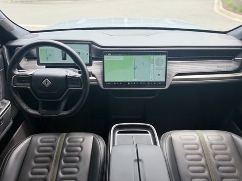 Used 2025 Rivian R1S Adventure AWD/4WD image 20