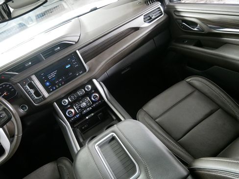 Used 2021 GMC Yukon Denali AWD/4WD image 11