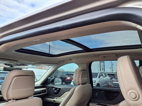 Used 2020 Lincoln Aviator Reserve w/ Equipment Group 201A image 14
