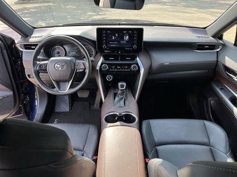 Used 2022 Toyota Venza XLE AWD/4WD image 21