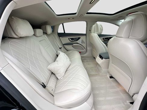Used 2022 Mercedes-Benz EQS 580 4MATIC Sedan image 28