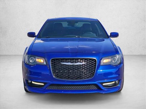 Used 2018 Chrysler 300 S w/ 300S Premium Group RWD image 2