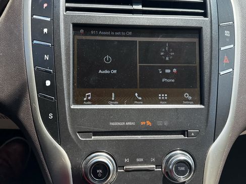 Used 2018 Lincoln MKC Premiere AWD/4WD image 9