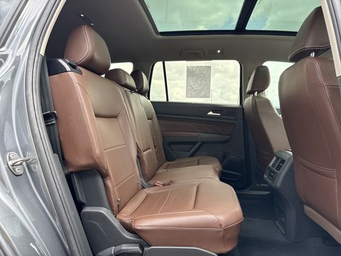 Used 2023 Volkswagen Atlas SEL AWD/4WD image 16