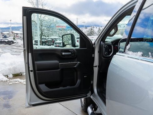 Used 2020 Chevrolet Silverado 3500 LTZ w/ LTZ Premium Package image 18