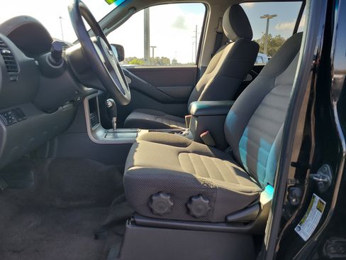 Used 2012 Nissan Pathfinder S image 17