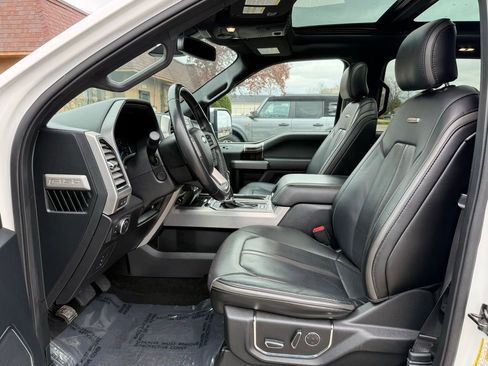 Used 2017 Ford F150 Platinum w/ Equipment Group 701A Luxury image 9