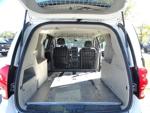 Used 2014 RAM C/V Tradesman w/ UConnect Hands-Free Group image 13