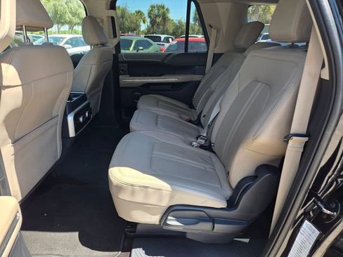 Used 2022 Ford Expedition Max Limited image 6