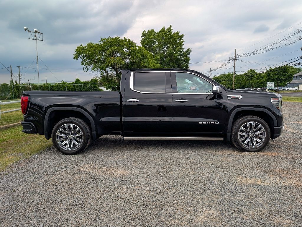 Used 2023 GMC Sierra 1500 Denali w/ Denali Reserve Package AWD/4WD image 4